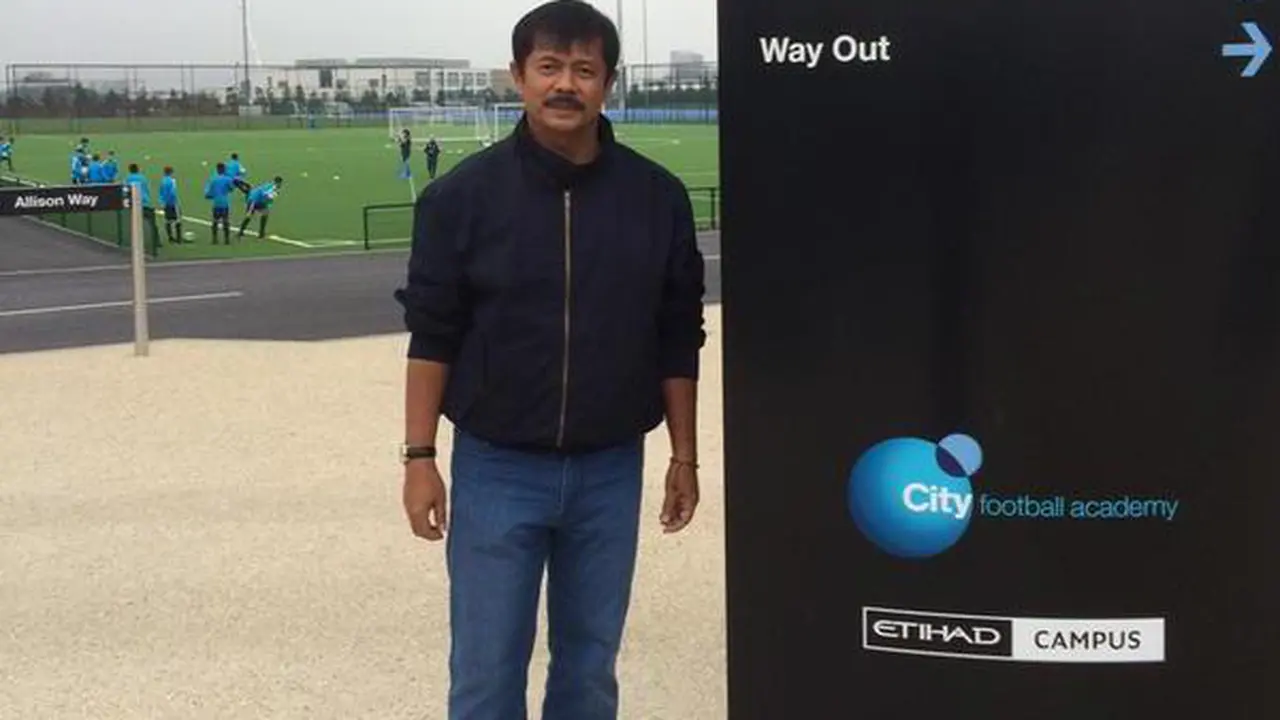 Indra Sjafri di markas Manchester City (Twitter)