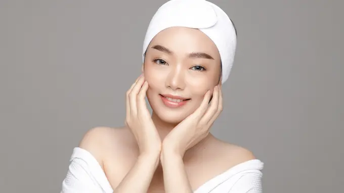 Begini Langkah Penggunaan Essence dalam Rutinitas Skincare, Biar Hasilnya Optimal