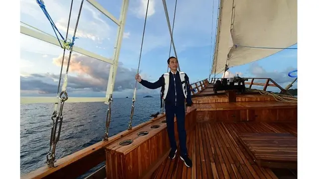 6 Momen Jokowi Kunjungi Labuan Bajo, Makan Mewah Hingga Nikmati Sunset
