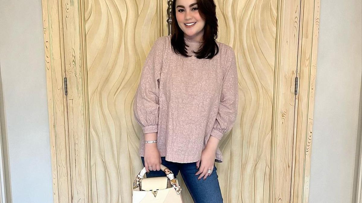 Hangout Bareng Desy Ratnasari, Ini 6 Potret Liburan Jennifer Dunn di