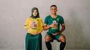 Rian adalah anak Bejo Sugiantoro, mantan pemain sepak bola nasional. Selalu tunjukkan performa terbaiknya di lapangan, Rian adalah sosok yang romantis saat bersama istri. (Liputan6.com/IG/@rachmatirianto)
