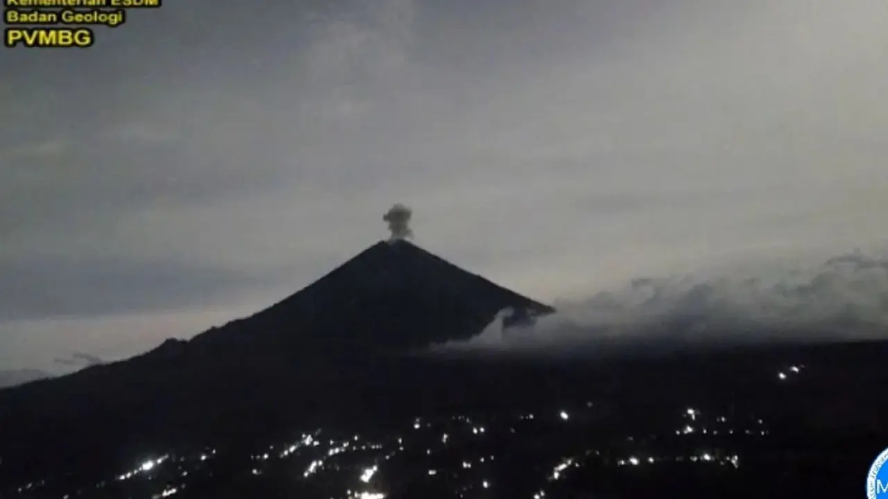 Gunung Semeru di Kabupaten Lumajang Erupsi Setiap Hari (Istimewa)