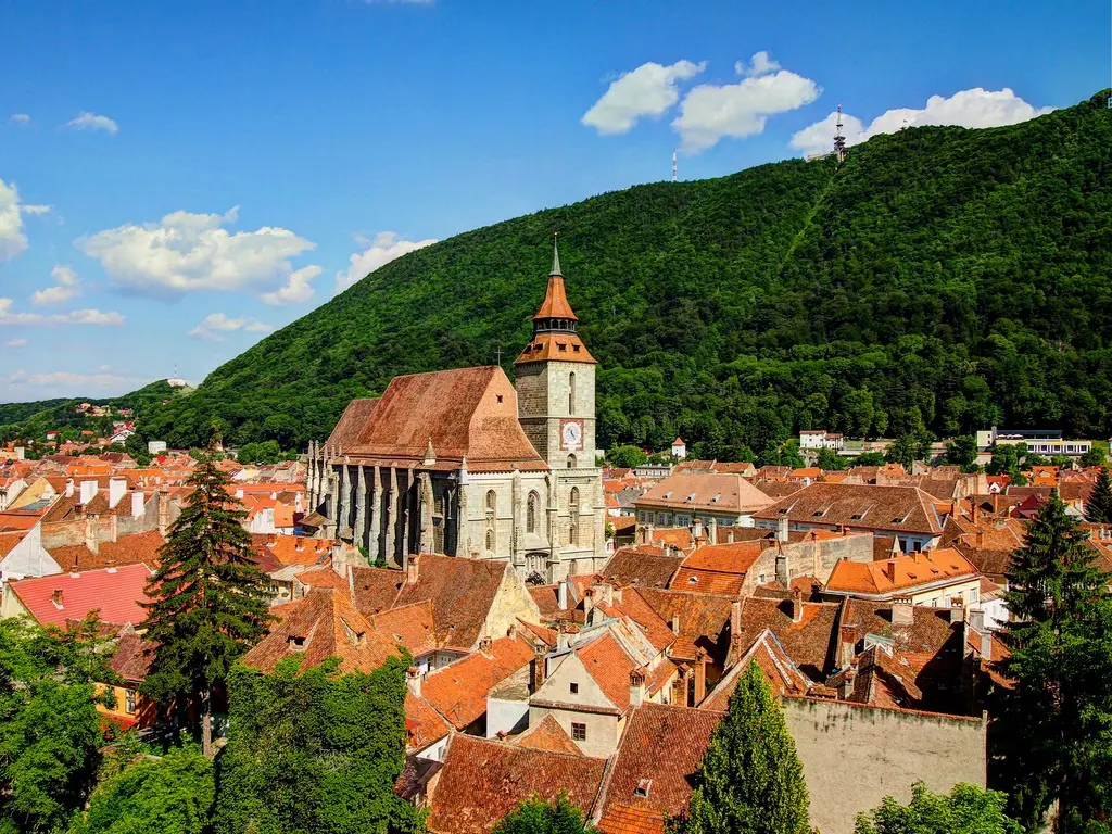 Brasov, Rumania. (Sumber Foto: shop.ilovecluj.ro)