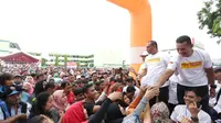 Di Depan Warga Marelan, Edy Rahmayadi Nyanyikan Lagu Bimbo dan Koes Plus