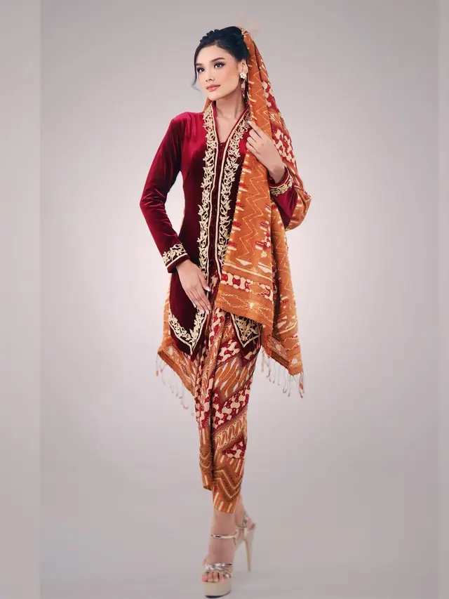 Puteri Indonesia 2024 pakai kebaya