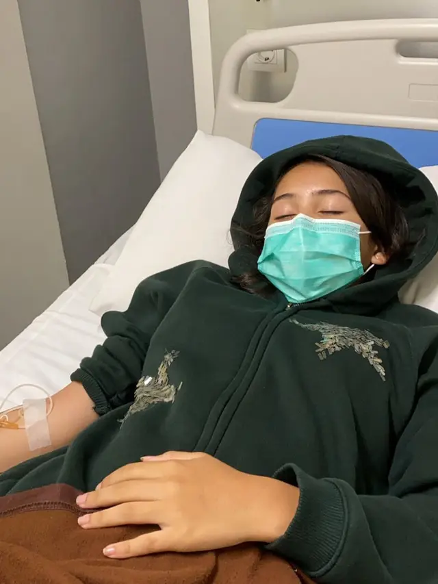 Jatuh Sakit, Ini 6 Potret Kondisi Sandrinna Michelle 'Dari Jendela SMP' Dirawat di RS