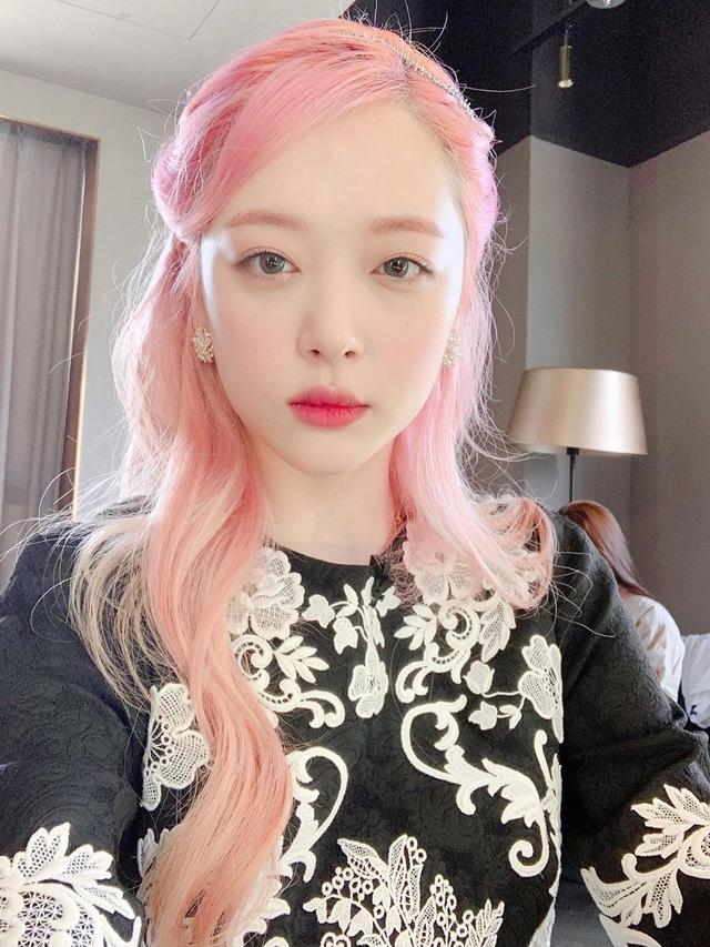 Sulli (Instagram/ jelly_jilli)