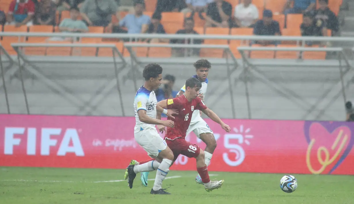 Kemenangan atas Iran membuat Inggris makin kokoh di puncak klasemen Grup C. (Doc. LOC WCU17/BRY)