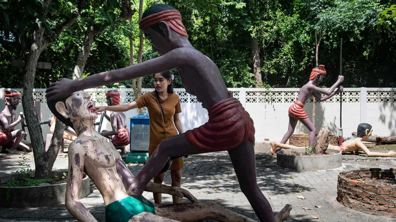 Mengunjungi Taman Siksaan Neraka di Thailand