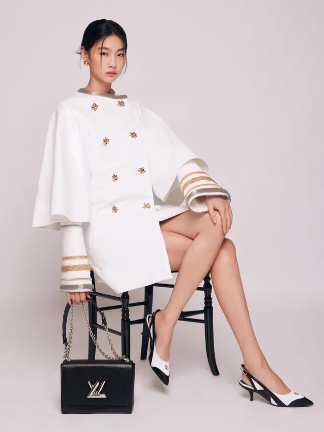 Setelah Suksesan Squid Game, HoYeon Jung Tampil Memukau sebagai Wajah Terbaru Brand Mewah Louis Vuitton untuk Global