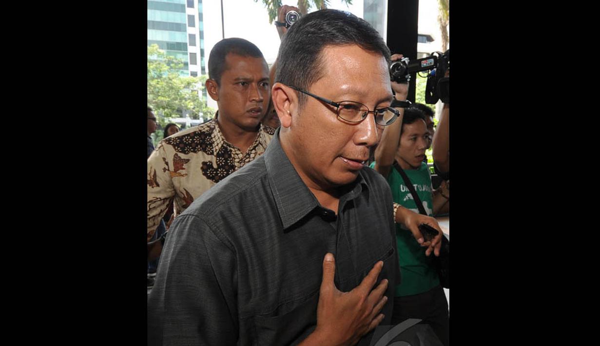 Menteri Agama Lukman Hakim Saifuddin saat tiba di Gedung KPK, Jakarta, Senin (15/12/2014). (Liputan6.com/Miftahul Hayat)