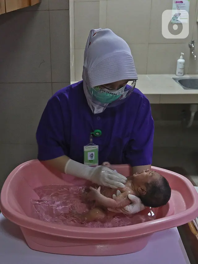 Pelatihan Memandikan Bayi bagi Ibu Baru