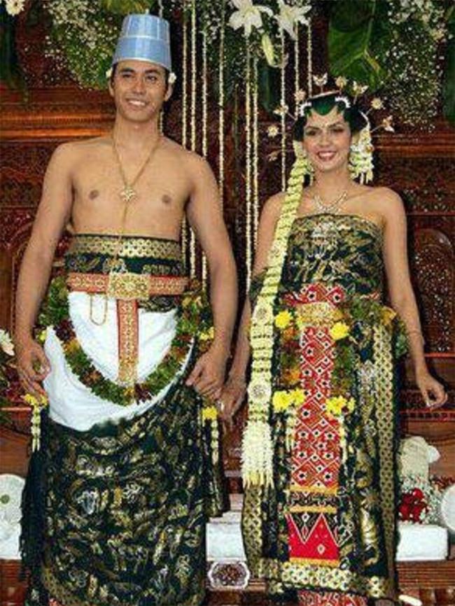 Kezia Karamoy Dan Artis Lain Yang Dikabarkan Hamil Di Luar Nikah News Entertainment Fimela Com