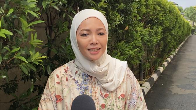 Bawa Tempe Goreng dan Cerita Anak, Momen Hangat Istri Jenguk Gus Yaqut di Rutan