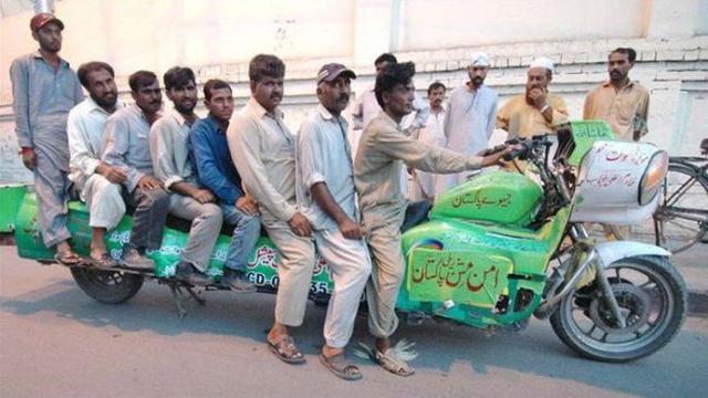 9. Nebeng ramai-ramai nih