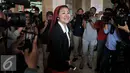 Hasnaeni yang di kenal Wanita Emas menghadiri fit and proper test untuk para balon Gubernur DKI Jakarta di DPP PDIP, Jakarta, (11/5). Sebanyak 32 peserta calon Gubernur/Wagub DKI yang mengikuti fit and proper test tersebut. (Liputan6.com/Johan Tallo)