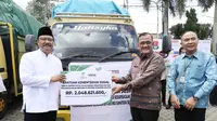 Mensos Gus Ipul menyerahkan bantuan logistik buffer stock kesiapsiagaan dan penanggulangan bencana untuk Provinsi Sumatra Selatan, Kamis (27/2/2025). (Foto: Istimewa)