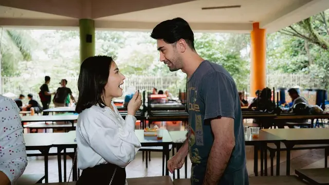 Prilly Latuconsina di perayaan ultah Reza Rahadian (Instagram/prillylatuconsina96)