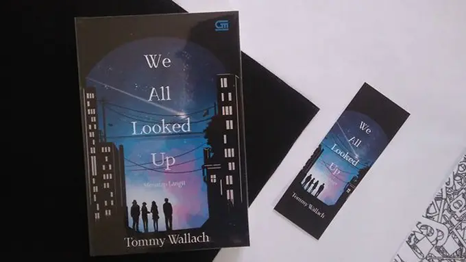 We All Looked Up./Copyright Vemale