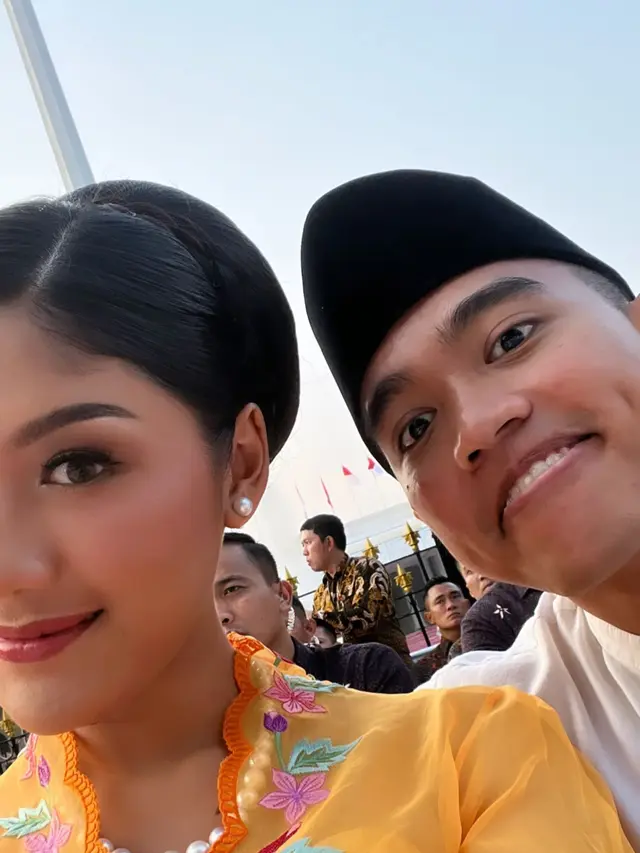 Gaya Berani Erina Gudono Kenakan Kebaya Encim Tabrak Warna, Tak Ragu Tunjukkan Pesona Anggun dengan Cara Berbeda