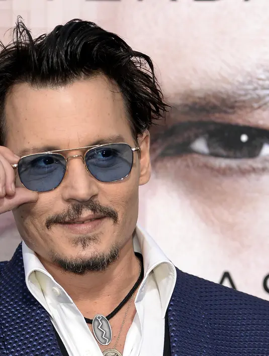 DIkenal sebagai aktor kenamaan Hollywood, Johnny Depp ternyata punya 'passion' besar dalam dunia musik. (Bintang/EPA)