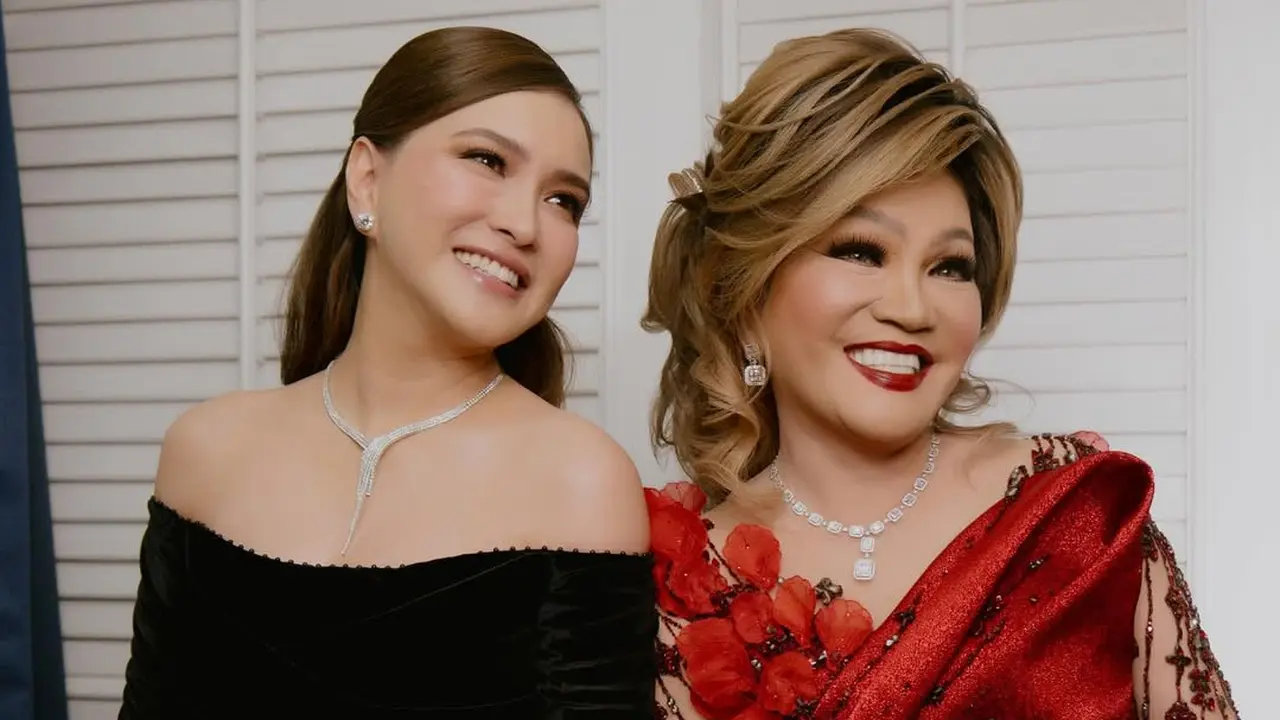 Gaya Glamor Shandy Aulia Rayakan Ulang Tahun Sang Ibu, Pakai Gaun Hitam Velvet dan Bertabur Aksesori Berlian