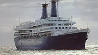 30 November 1994: Kapal Pesiar Achille Lauro Terbakar, Ribuan Orang Dievakuasi