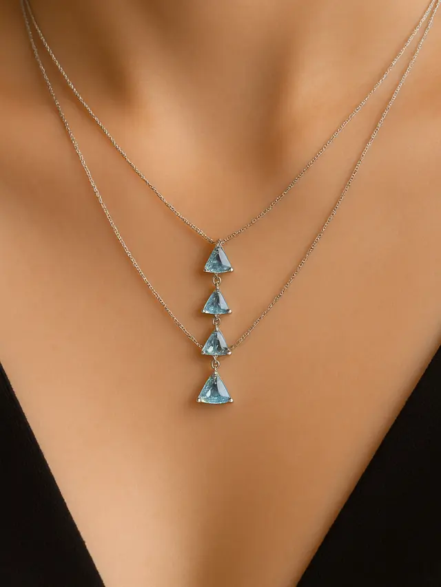 Kalung Emas Permata Biru Terbaru 2025, Simbol Kedamaian dan Eksklusivitas (Foto: ChatGPT)