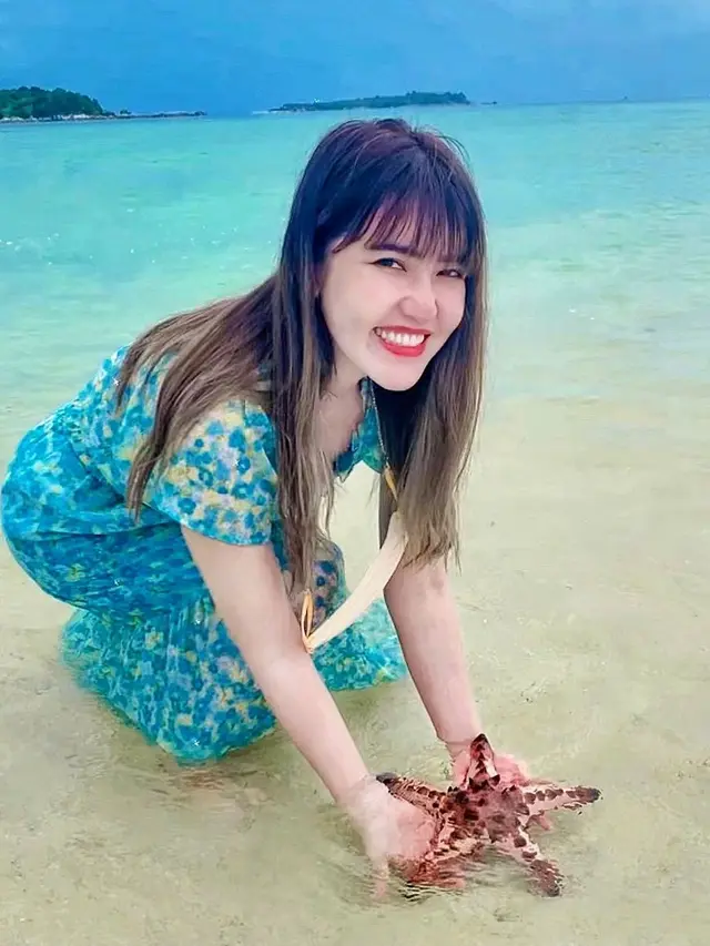 6 Momen Seru Via Vallen Liburan di Belitung, dari Kuliner hingga Snorkeling