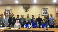 Menkominfo bersama dengan para pemenang WSIS 2018 (sumber: kemkominfo)