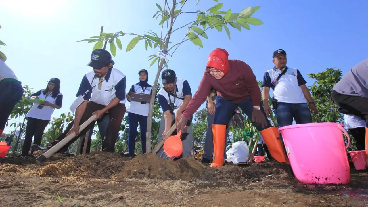Wali Kota Surabaya Tri Rismaharani