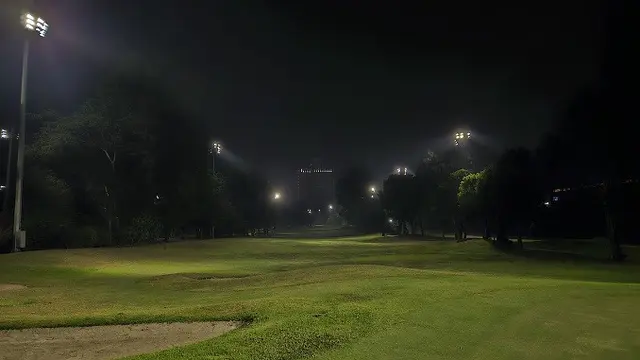 Hasil Foto Malam Hari Samsung Galaxy Z Fold 5, Lapangan Golf Senayan