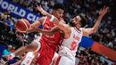 <p>Pebasket Kanada, Trae Bell-haynes (kiri) mengumpan bola dibayangi pebasket Lebanon, Sergio El-Darwich pada laga kedua Grup H Piala Dunia FIBA 2023 di Indonesia Arena, Senayan, Jakarta, Minggu (27/08/2023). (Bola.com/Bagaskara Lazuardi)</p>