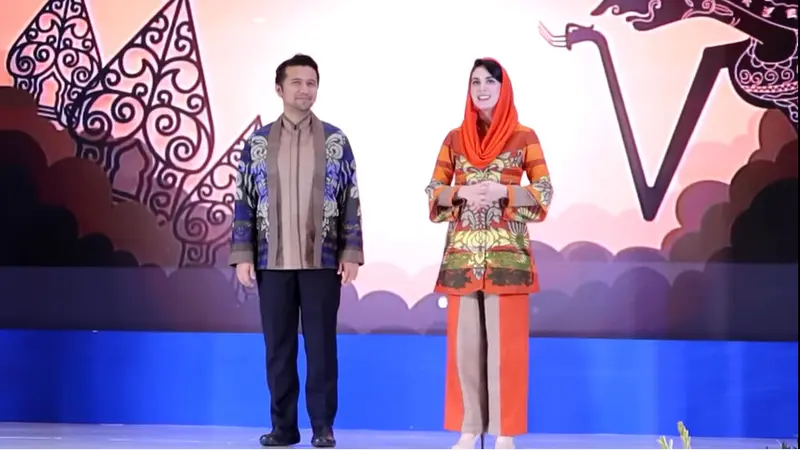 [Fimela] Arumi Bachsin dan Emil Dardak