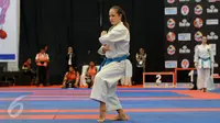 Karateka Rusia, Polina Kotlyarova saat berlaga di Tatami 2 World Junior, Cadet and U-21 Championship 2015 di ICE Serpong, Banten, Kamis (12/11/2015). 1425 peserta dari 91 negara berlaga di ajang ini. (Liputan6.com/Helmi Fithriansyah)