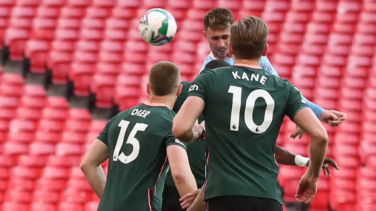 FOTO: Kalahkan Tottenham, Manchester City Raih Gelar Pertama di Musim Ini