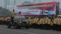 Menteri Kesehatan Nila Moeloek memimpin upacara peringatan Hari Kesehatan Nasional HKN) ke-50 di Lapangan Silang Monas, Jakarta. 
