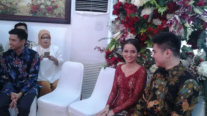 [Bintang] Acha Septriasa dan Vicky Kharisma