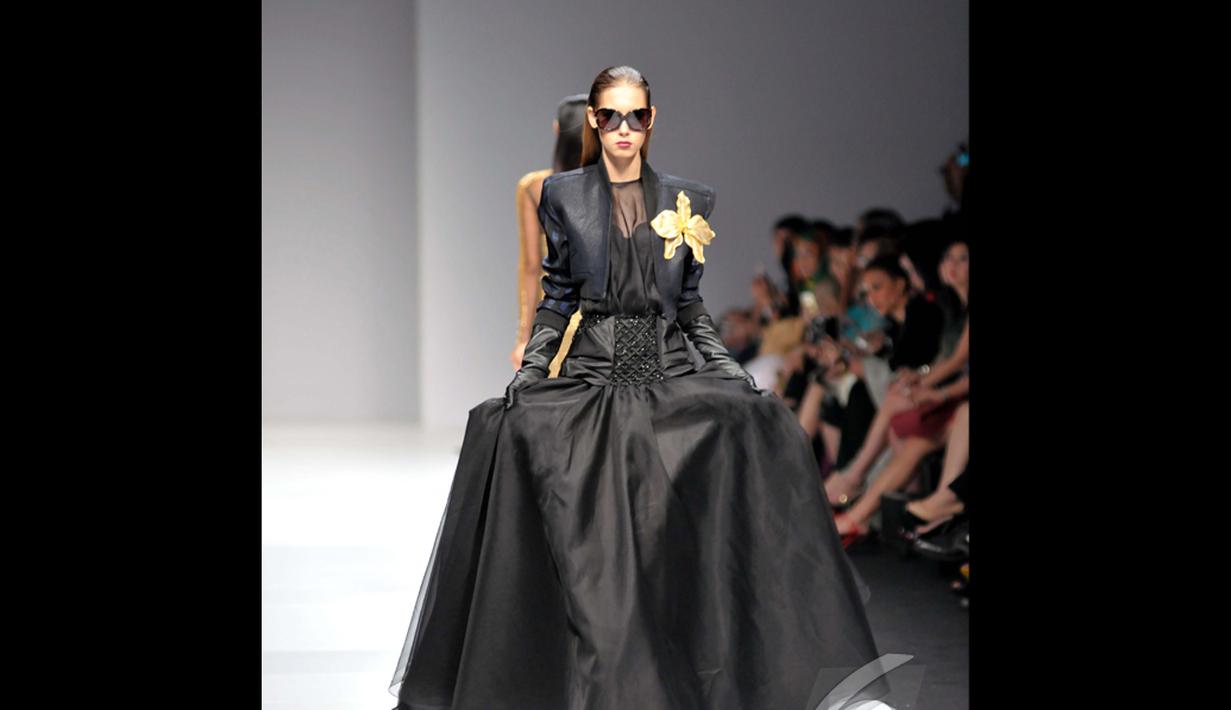 Inspirasi dari koleksi Kedjora ini adalah kelamnya dunia cinta Ivan Gunawan. Foto diambil pada Rabu (5/11/2014) (Liputan6.com/Panji Diksana)