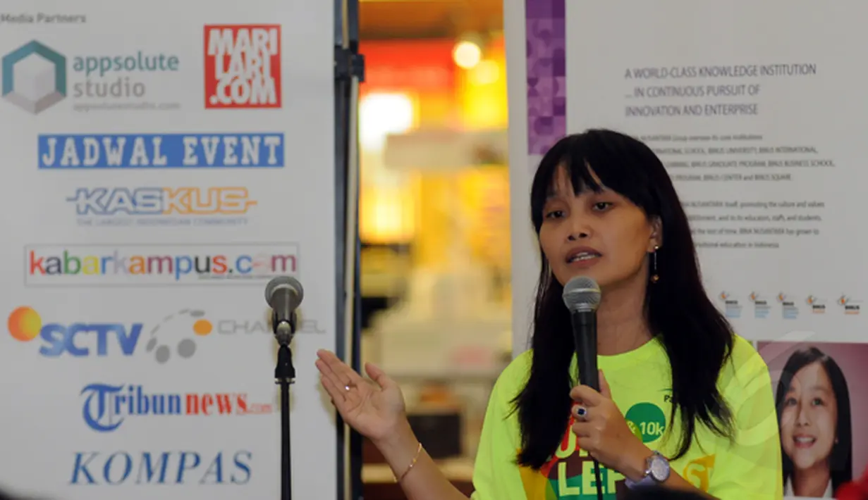 Ketua Teach For Indonesia, Maria Intan Setiadi memberikan keterangan saat jumpa pers ”Run for Leprosy” di Tangerang, Kamis (26/2/2015). ”Run for Leprosy” diselenggarakan guna membantu pengembangan komunitas kusta. (Liputan6.com/Helmi Fithriansyah)