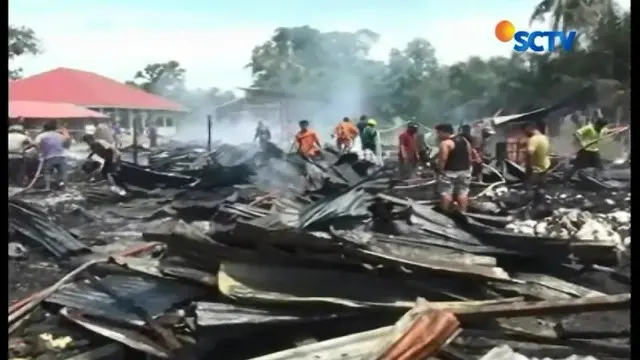 Kebakaran hebat melanda pasar di Mamuju Utara saat sedang ramai dengan pengunjung. Sembilan ruko terbakar dalam insiden tersebut.