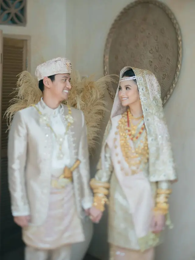 6 Prewedding Terbaru Sabrina Anggraini dan Belva Devara, Pakai Adat Minang