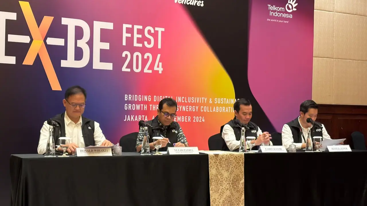 Wakil Menteri Komunikasi dan Digital, Nezar Patria, dalam konferensi pers NexBE Fest 2024, di Jakarta, Kamis (5/12/2024). (Tira/Liputan6.com)