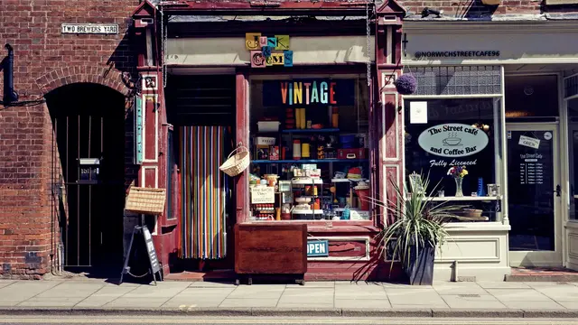 ilustrasi umkm/Suzy Hazelwood/pexels