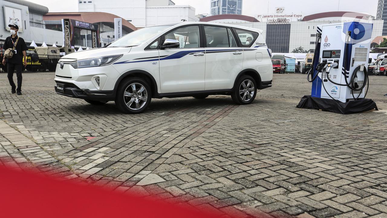 FOTO: Mobil Listrik Toyota Kijang Innova EV Concept Hadir di IIMS 2022