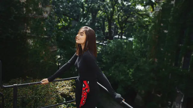 wanita desember menarik didekati