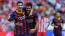 Cesc Fabregas. Kebersamaan keduanya di Barcelona dimulai saat sama-sama menghuni La Masia. Pada 2011 hingga 2014 mereka bermain bersama di Barcelona. Meski akhirnya berbeda tim, mereka masih sering melakukan liburan bersama. (Foto: AFP/Jorge Guerrero)
