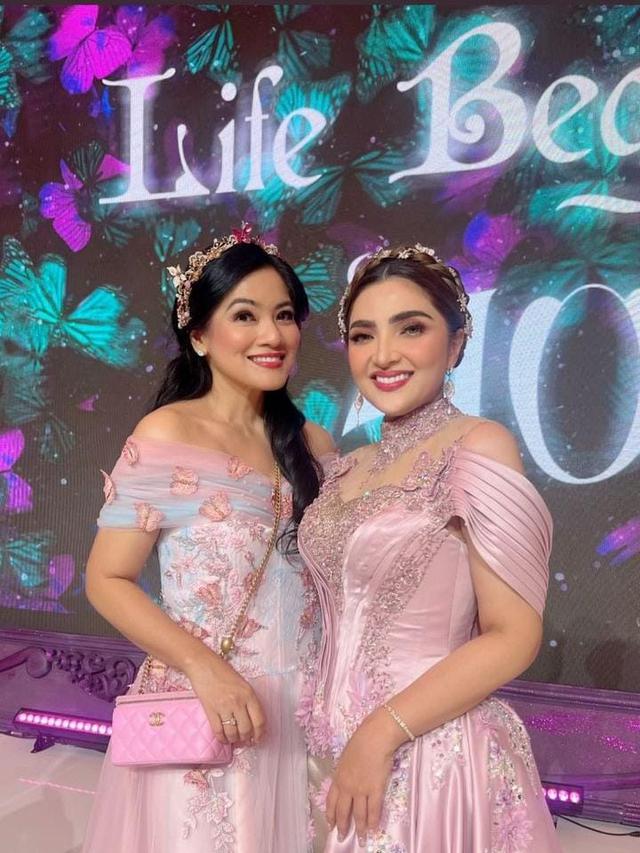 Titi Kamal di ulang tahun Ashanty