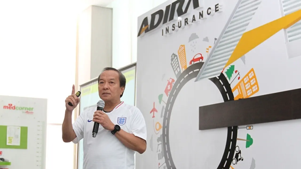 Julian Noor, Chief Executive Officer Adira Insurance, mengatakan semester 1 2018 asuransi kendaraan roda dua naik 4% dibandingkan periode yang sama tahun 2017 di Graha Adira, Pancoran (14/9)