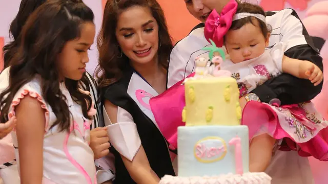 [Bintang] Andhika Pratama dan Ussy Sulistiawaty